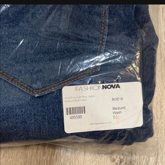 Fashion nova jean - first pick high rise - Picture 2 of 3